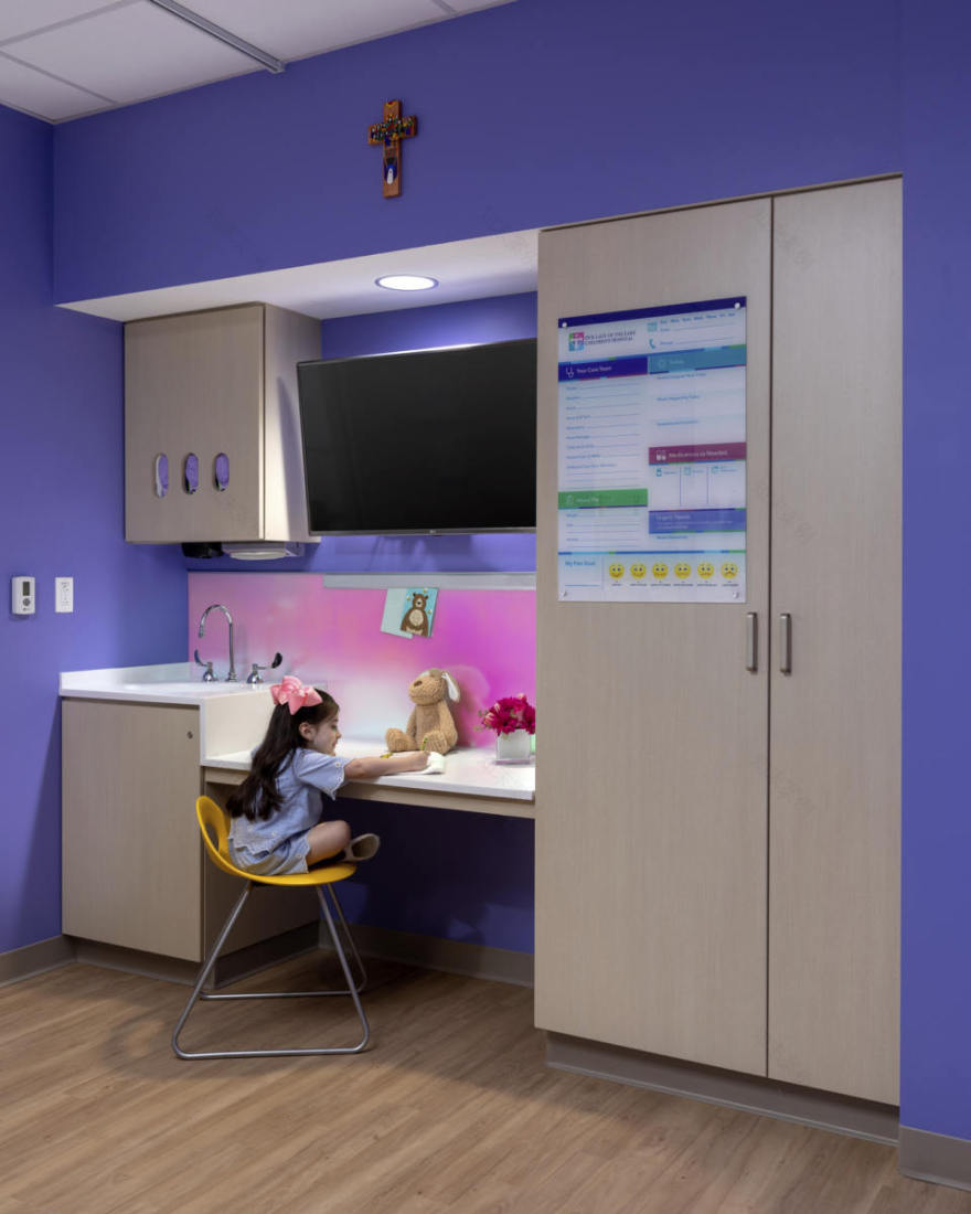 自然生态融入儿童医院设计,打造温暖疗愈空间-19