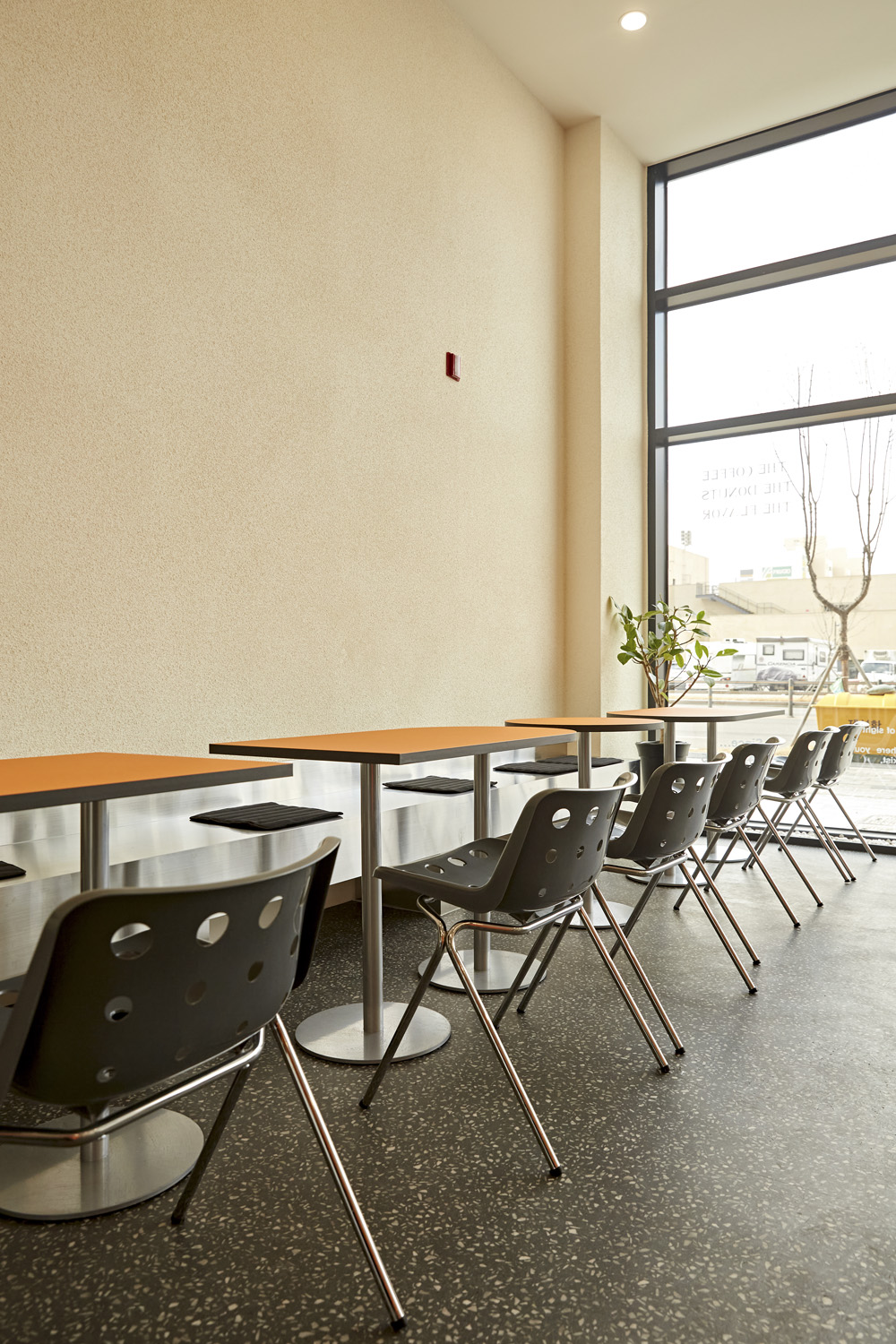 亮黄色糖果屋 | 28 平米小空间的无限可能-11