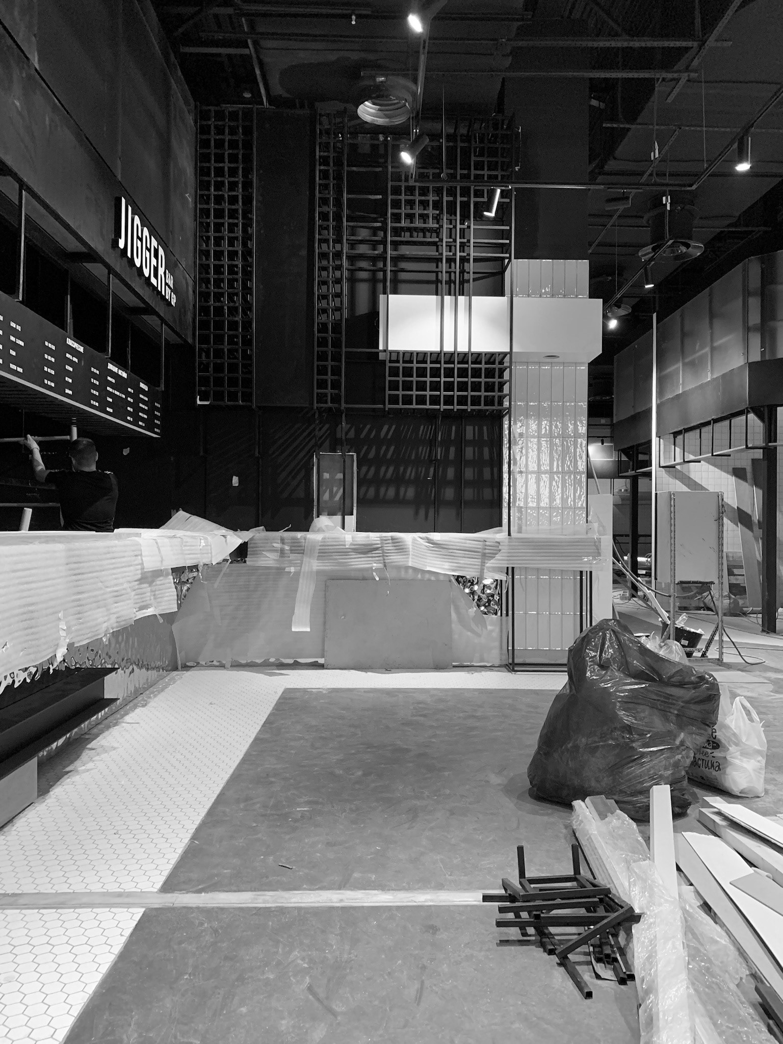 一杯葡萄酒和量杯角落丨俄罗斯圣彼得堡丨Marat Mazur-66