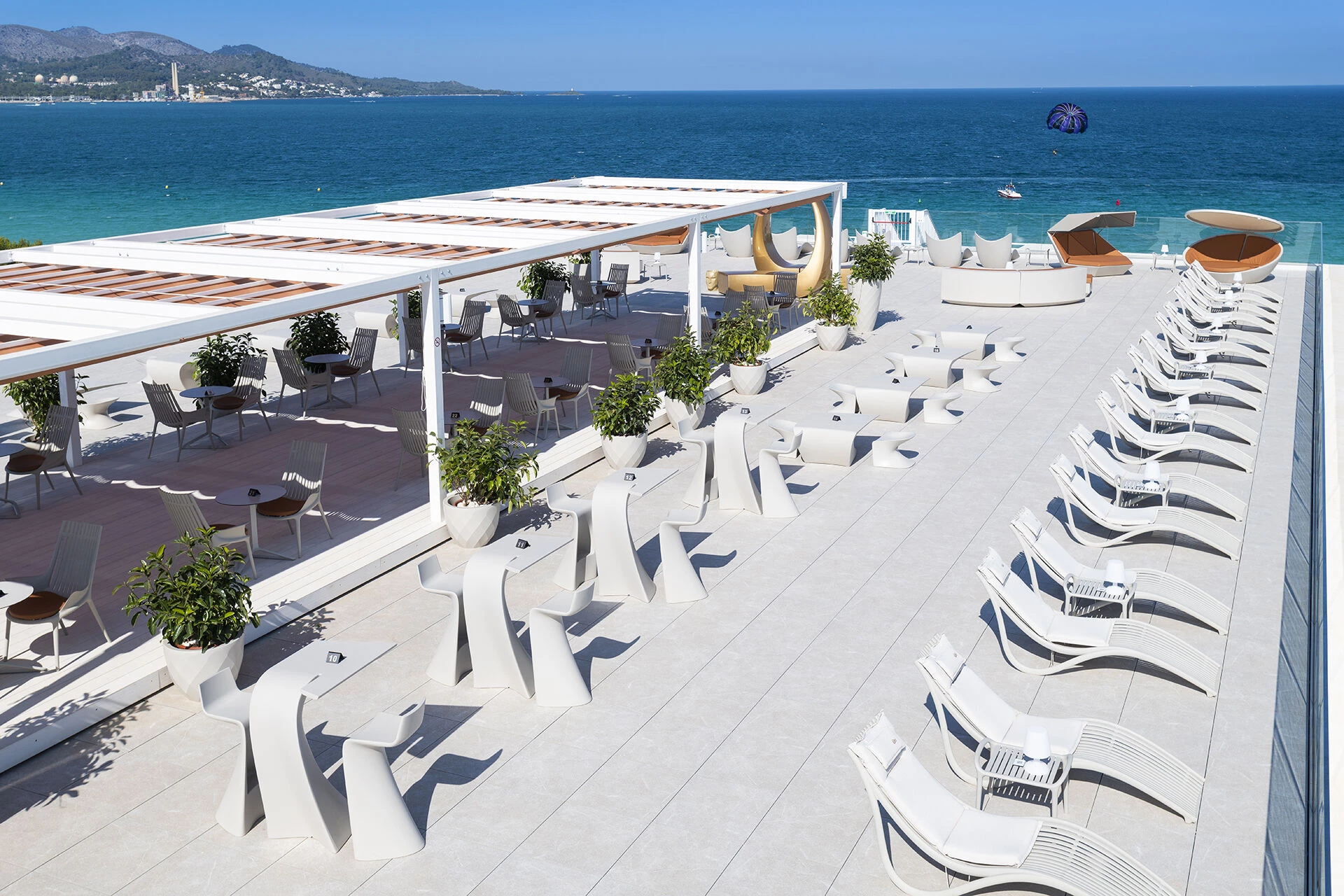 Romanov Sky Bar | Vondom | Archello-8