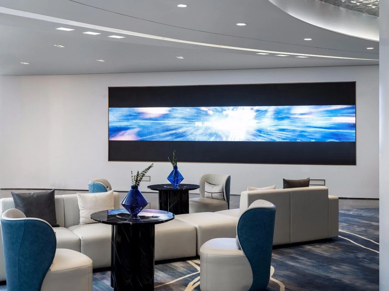 武汉越秀金融汇售楼处丨中国武汉丨JV DESIGN 深圳维捷设计-12