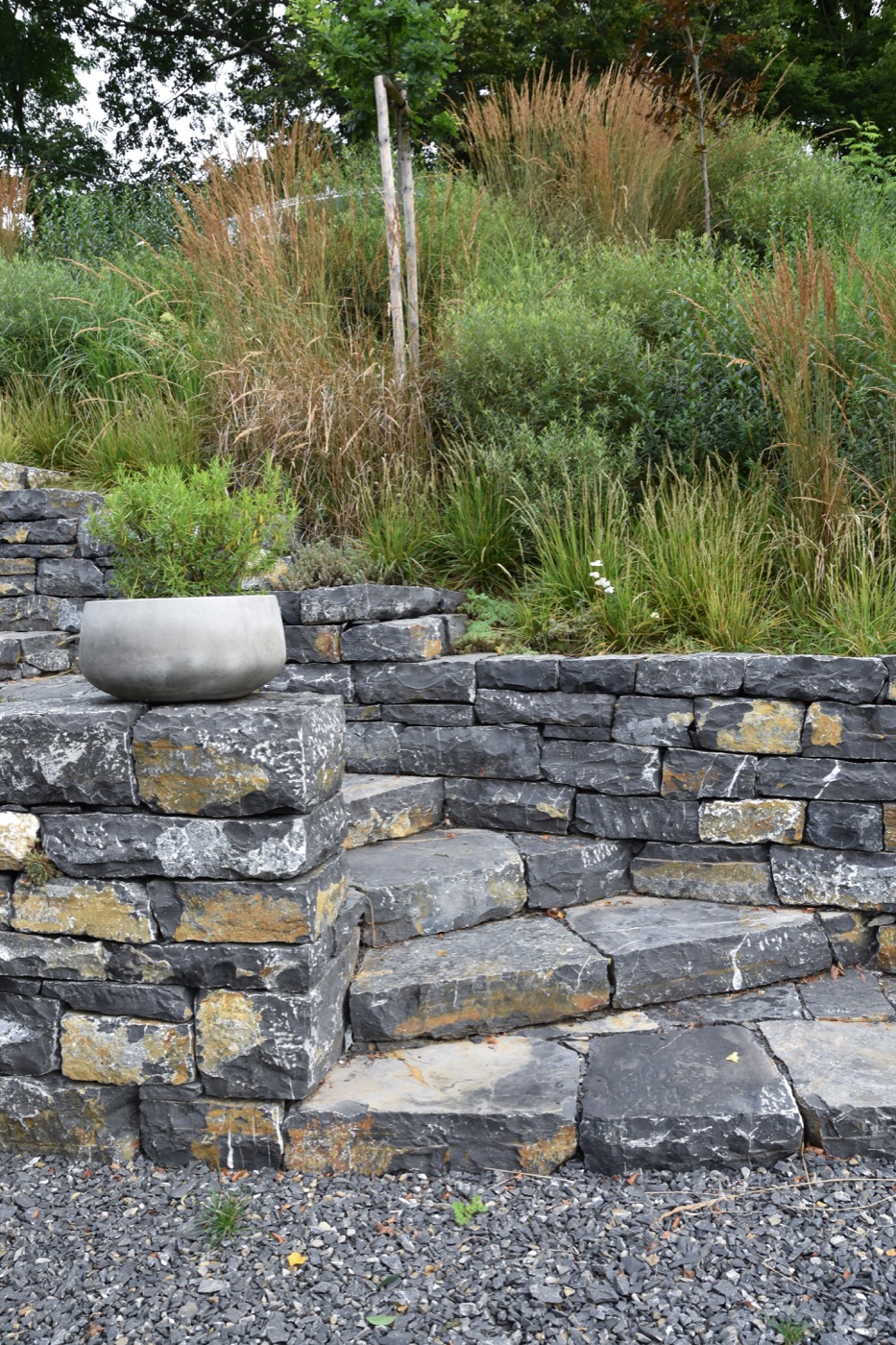 绿色和谐的坡地住宅花园设计丨捷克丨Tomáš Beránek-13