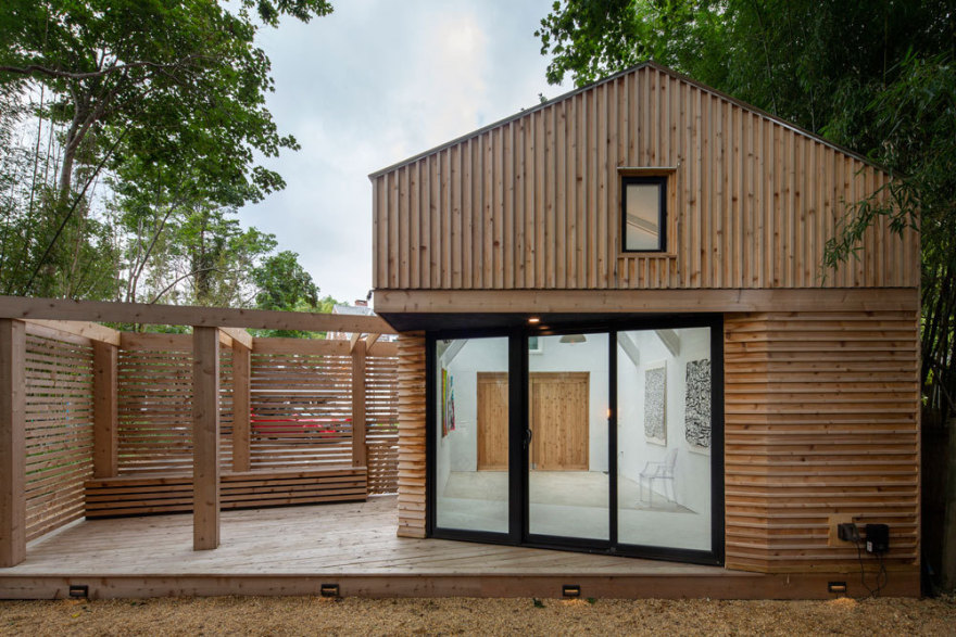 微型谷仓变艺术工作室,设计巧妙融入自然-23