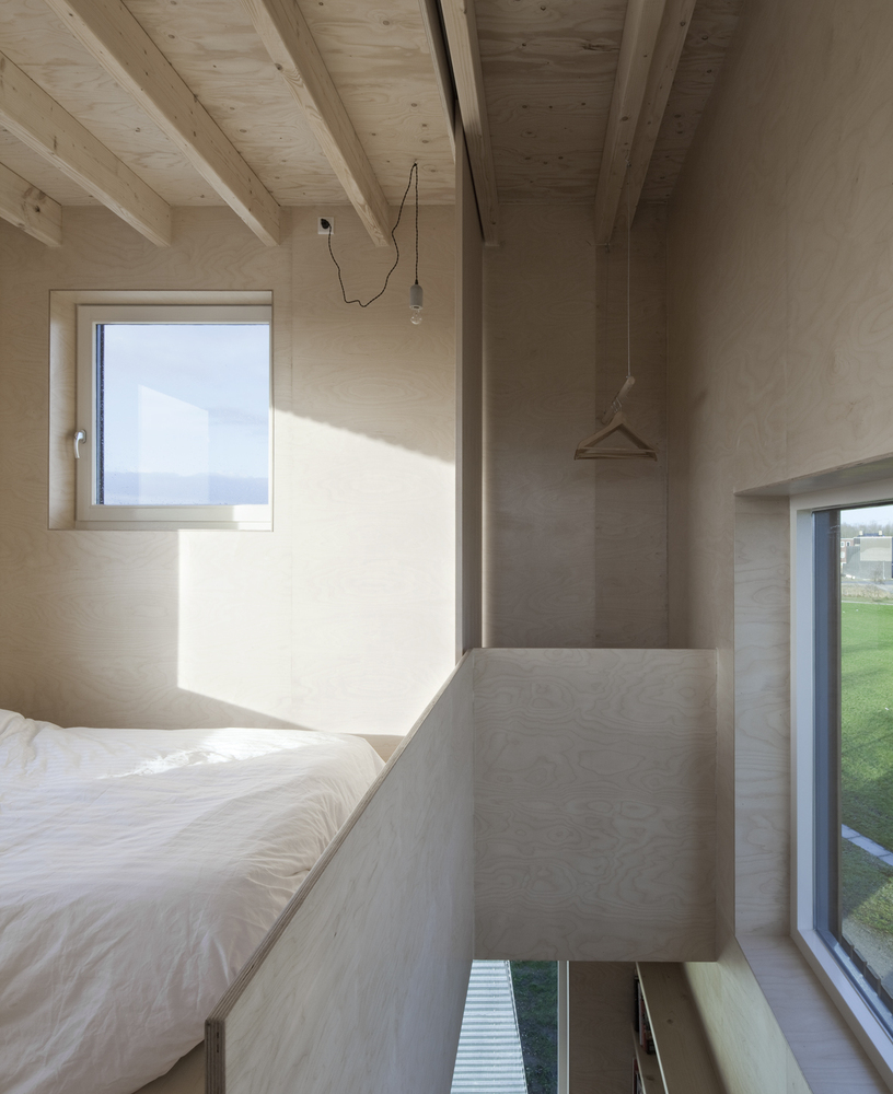 Micro House Slim Fit  ANA ROCHA architecture-54