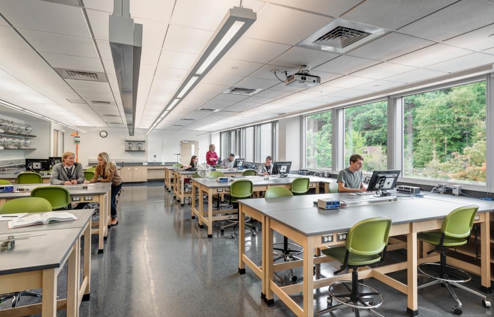 Fitchburg State University-The Antonucci Science Complex | CBT-13