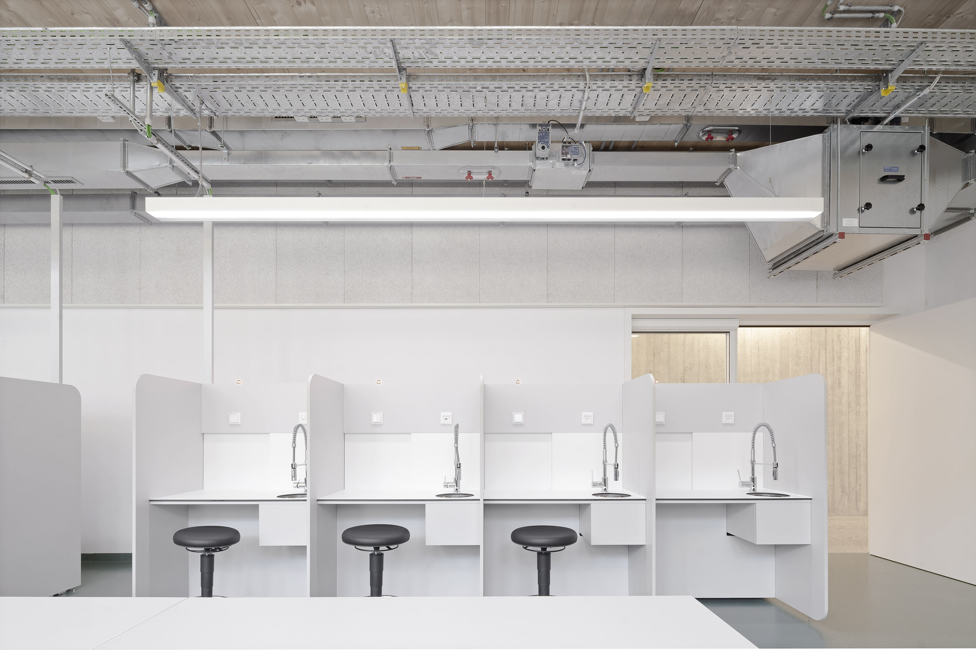 University of Applied Sciences for Beverage Technology – Lecture Hall Building and Logistics Laboratory / Bez+Kock Architekten + Ernst2 Architekten-43