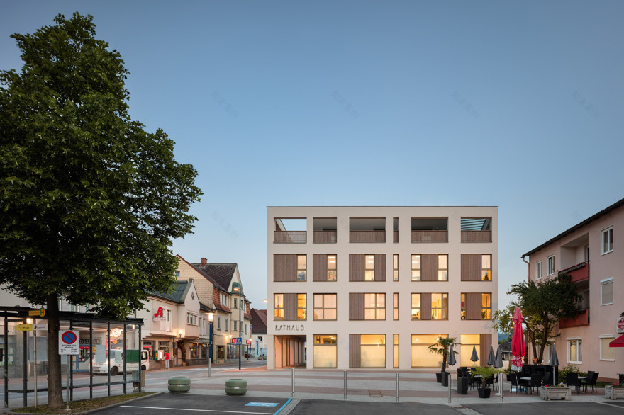 古城重生,现代多功能市政厅-10