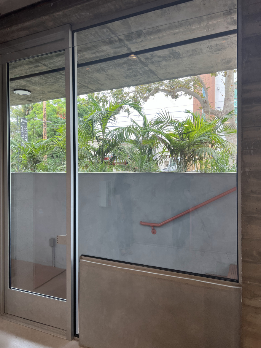 捉迷藏公寓丨美国洛杉矶丨Valerie Schweitzer Architects-32