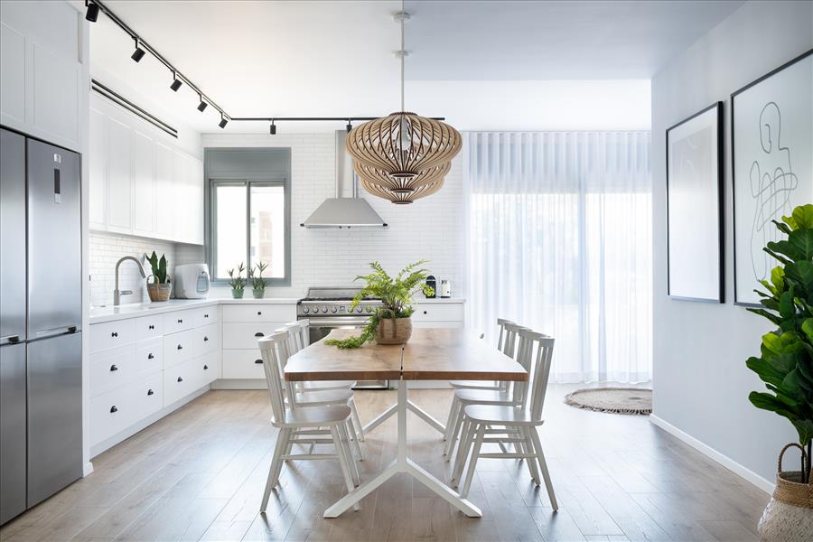 狭长的拉脱维亚式公寓精致设计丨室内设计师塔利·科恩·利德-31