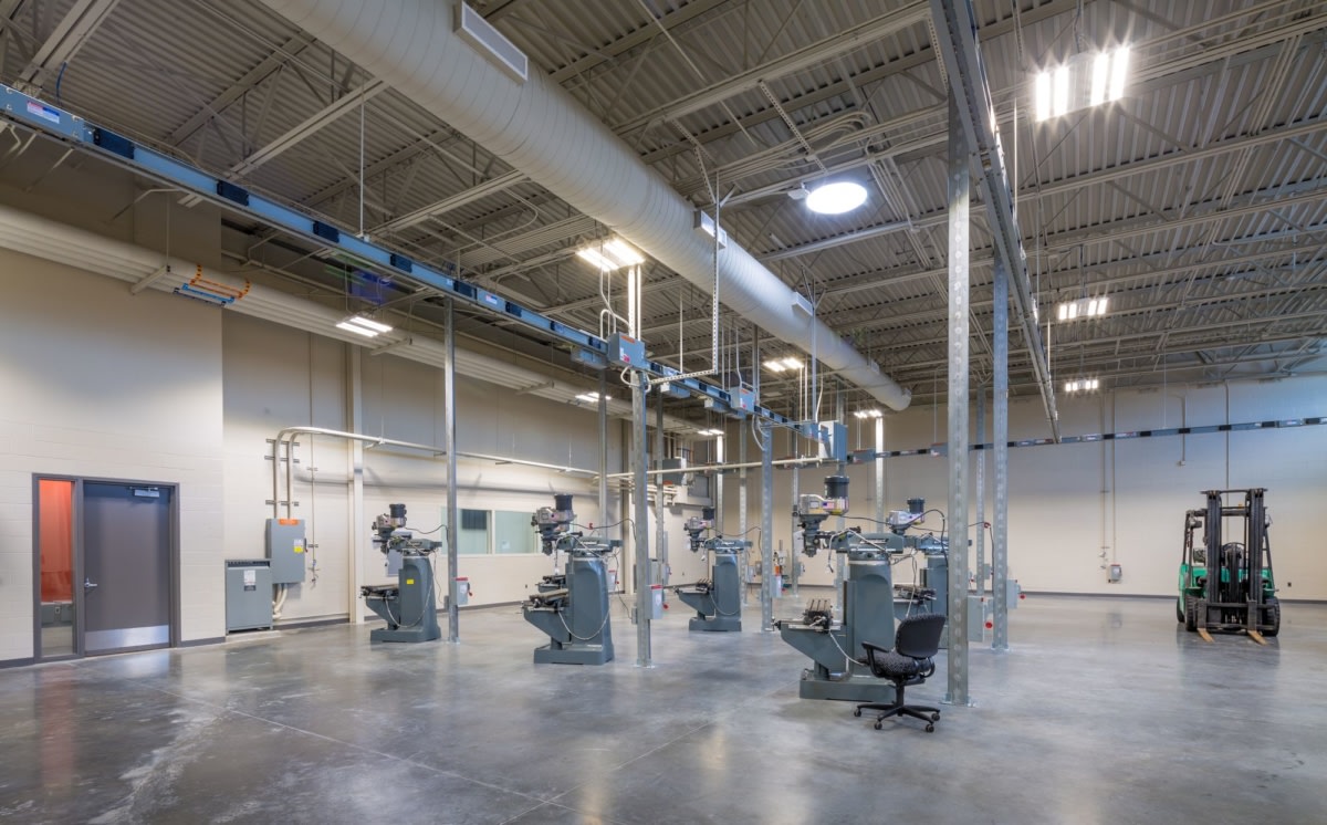 德州科技大学现代化培训中心丨美国德克萨斯丨RDLR Architects-13