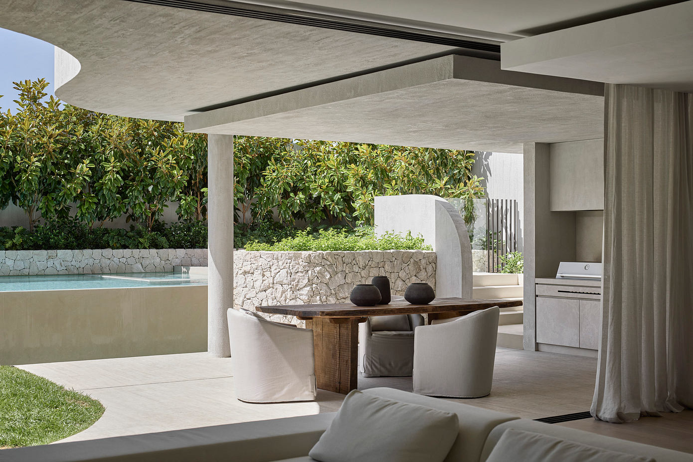 Brighton Sands: Tranquil LA-Inspired Coastal House-3