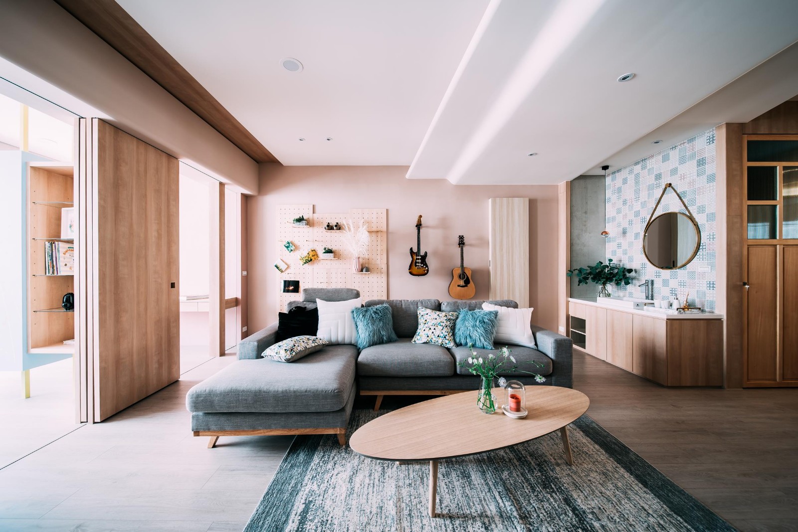 绿意盎然的家 | DIY 植物、纸飞机天花板、中岛厨房-5