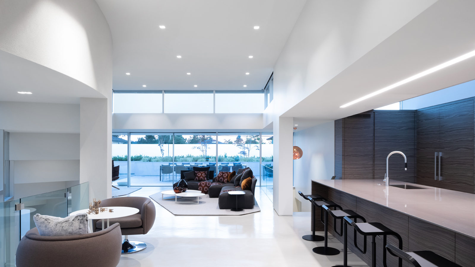 加拿大奢华泳池别墅丨哥伦比亚-10