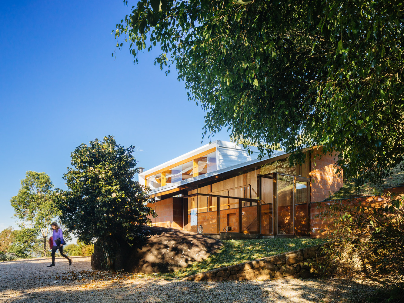 巴西半山坡住宅——自然与设计的完美融合-13