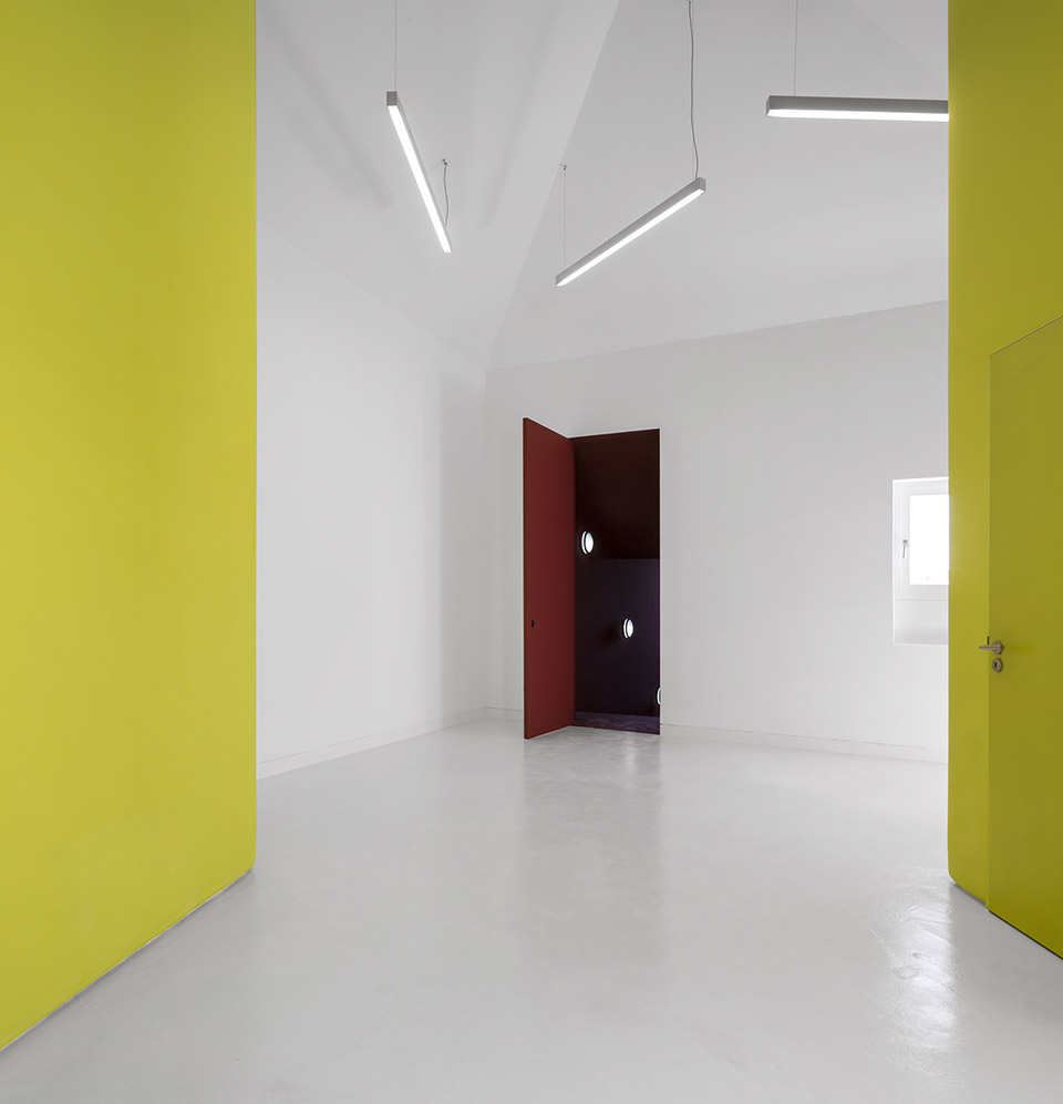 融于老城景观的文化艺术中心 / Pedro Gadanho + CVDB Arquitectos-19