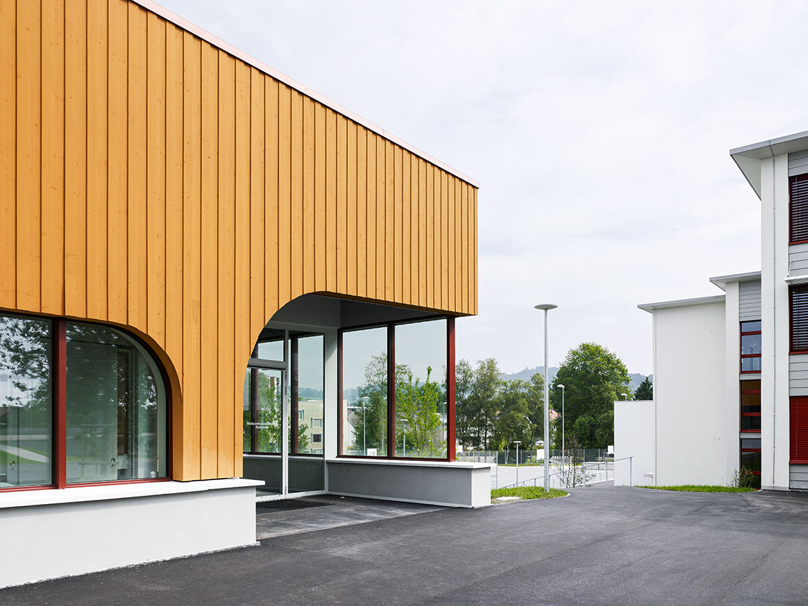 校园运动中心的多功能大厅设计-4