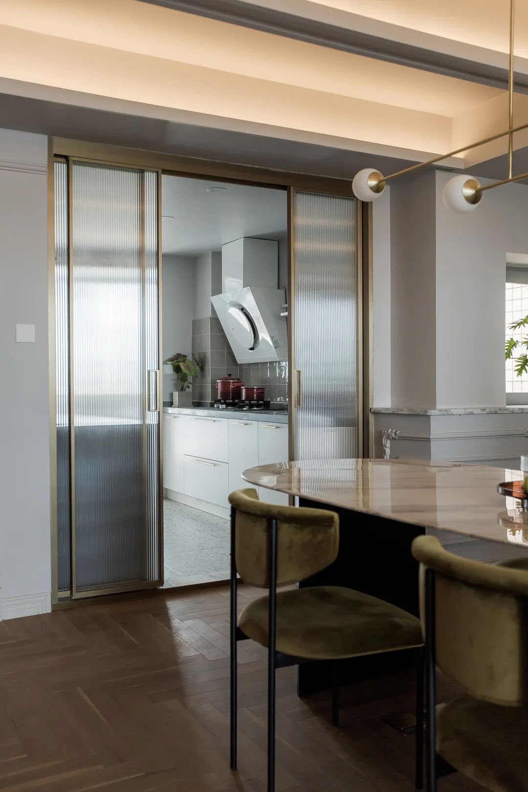 175㎡法式风情顶层复式，旋转楼梯融入“职住一体”生活-48