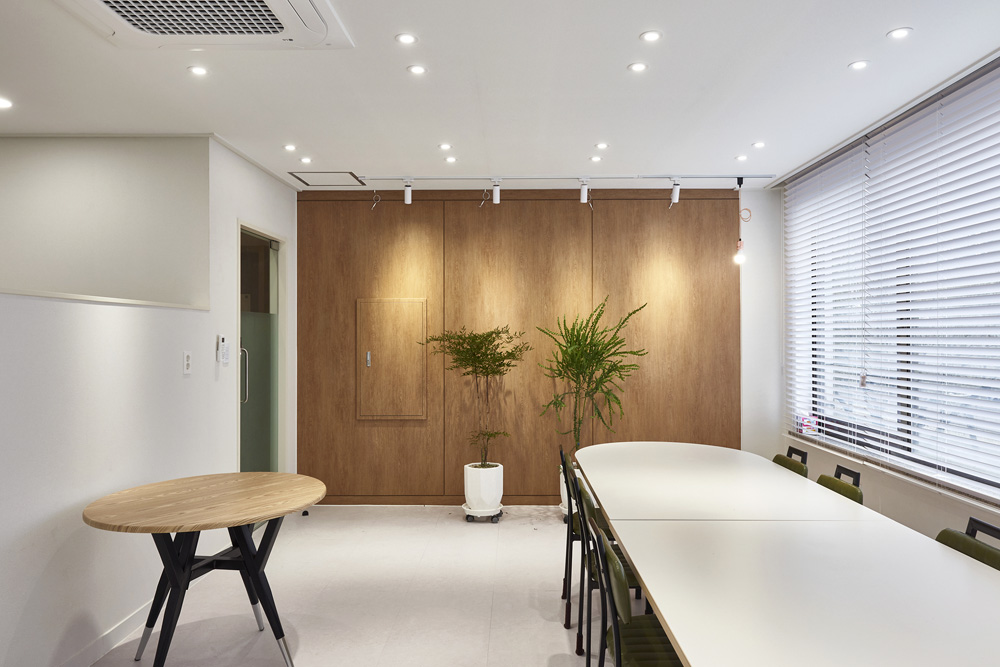 江南餐厅 | 简约白色空间设计，25 平米私人用餐体验-6