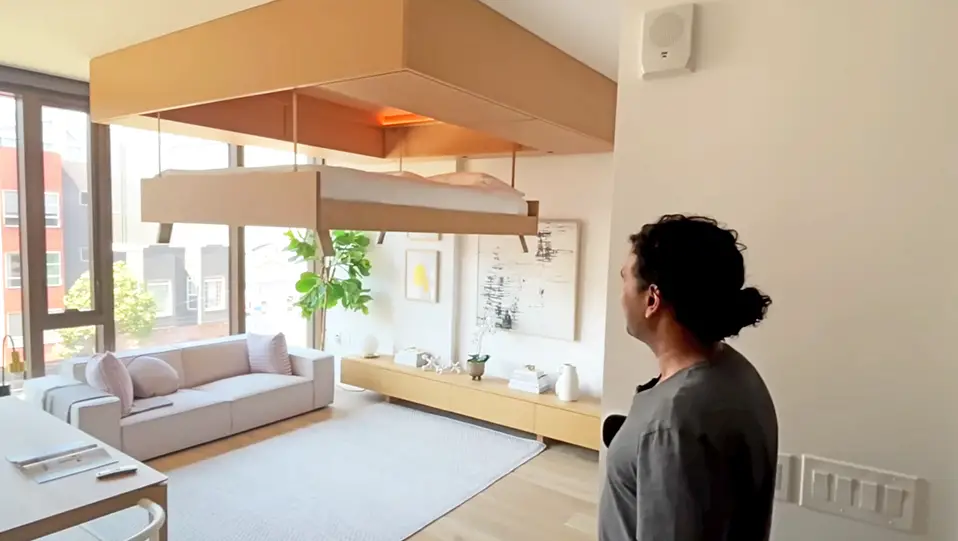 巧妙利用顶空间，设计师打造多功能卧室-22