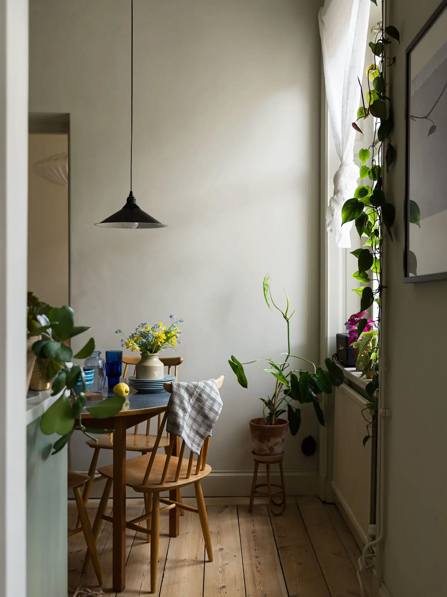 复古色彩的旧楼公寓-7