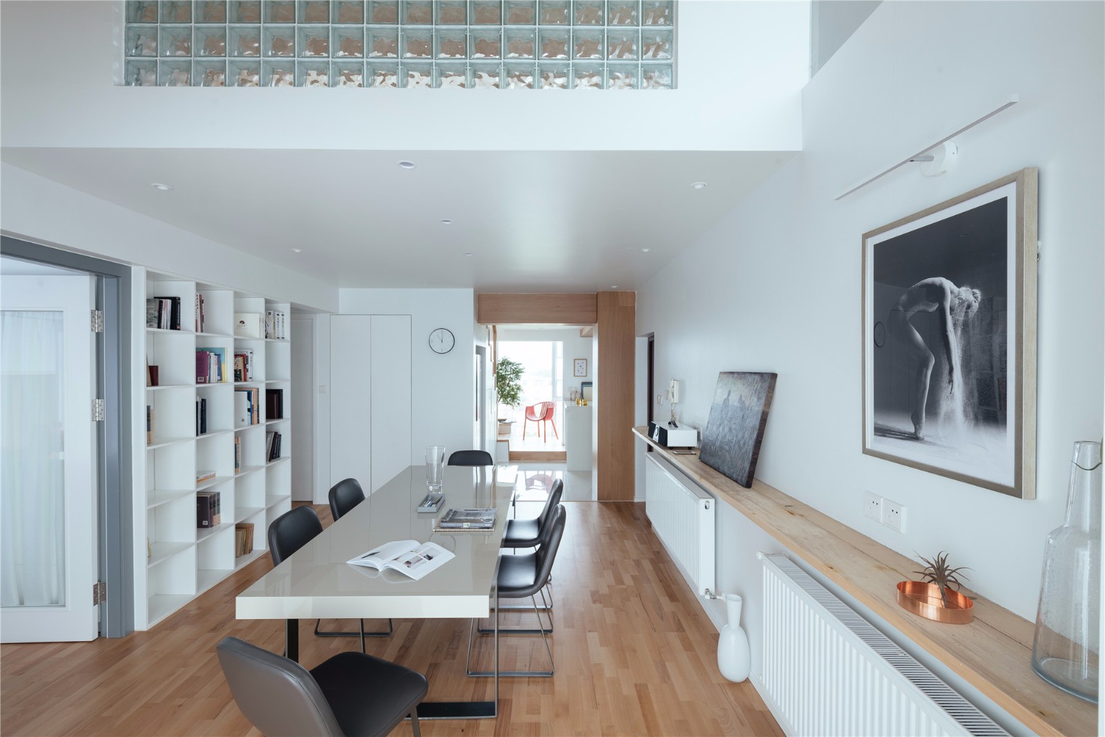 现代简约木质住宅 以勒设计诠释自然之美-19