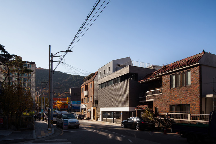 韩国智能建筑的岩石阴影小屋-2