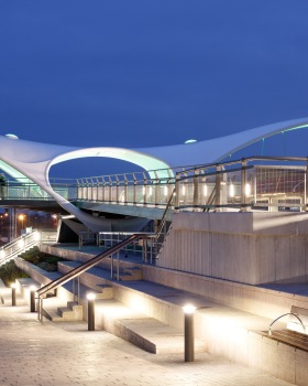 英国赫尔市 Murdoch's Connection Bridge丨Arup 和 Matter Architecture