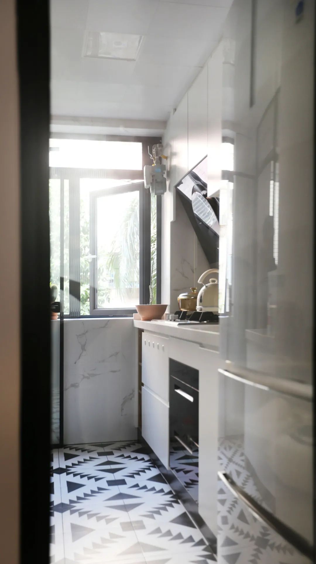 64㎡老房逆袭 | 定制橱柜、移门改窗，收纳击败 90% 小户型-195