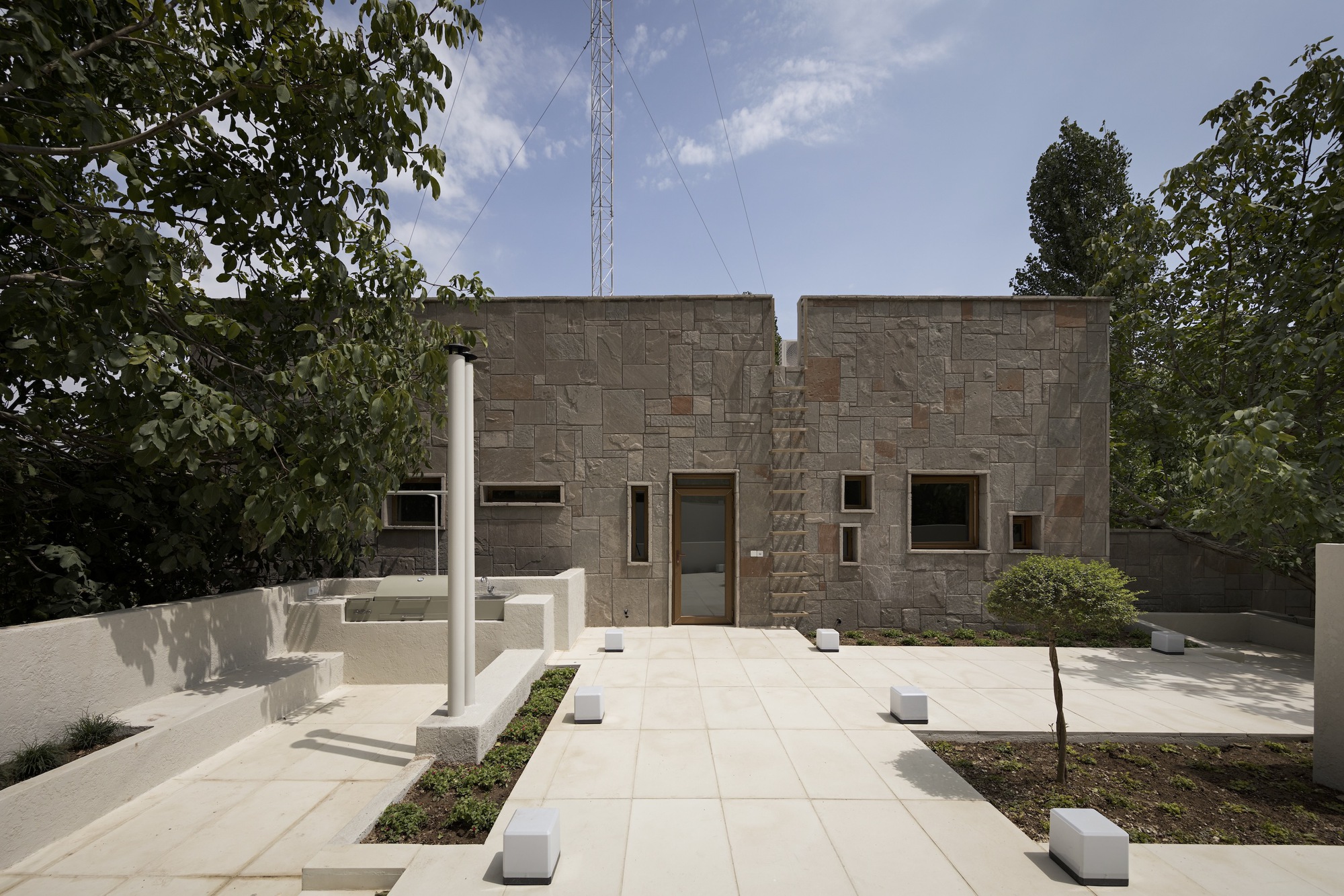 一所位于两个胡桃之间的房子丨伊朗丨KAV Architects-38