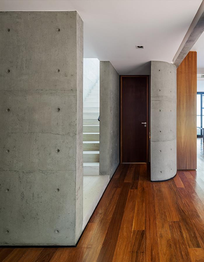 巴西不规则住宅设计,绿色庭院与现代建筑的完美结合-11