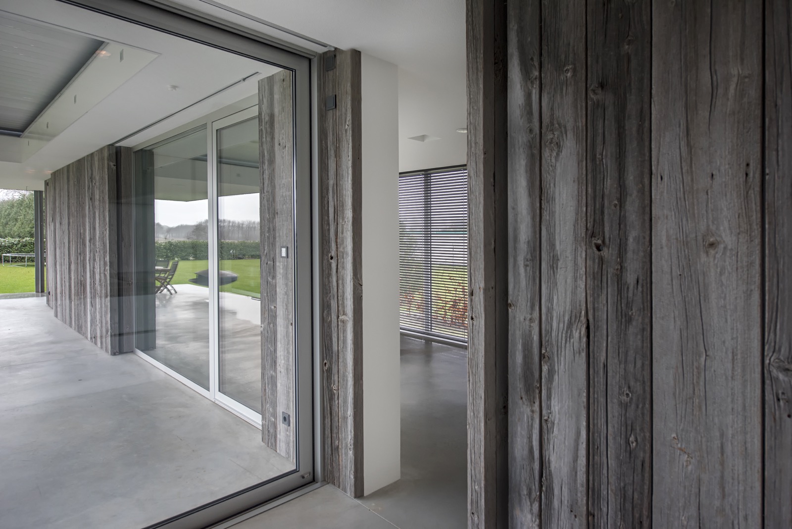 Exclusive Barnwood Doors-4