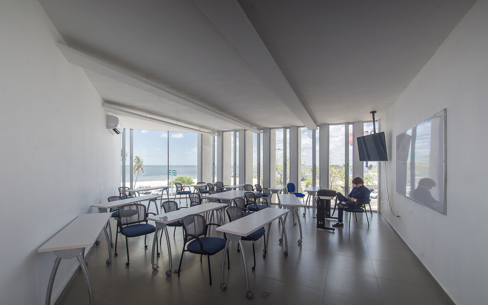 Interamerican University 建筑设计展示现代风格-24