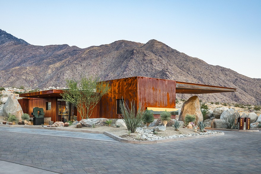 Desert Palisades Guard House by Studio AR-20