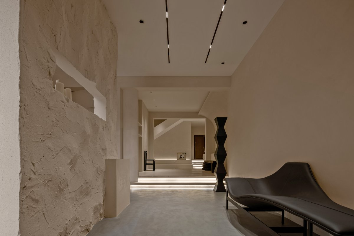 错综体块重组,简约空间美学展现独特气质-18