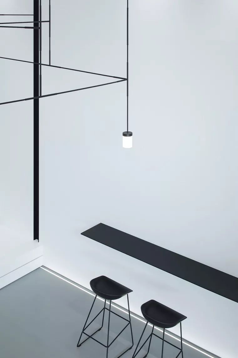 福州时间甜品店 | 极简黑白空间，美食与自然的和谐共处-41