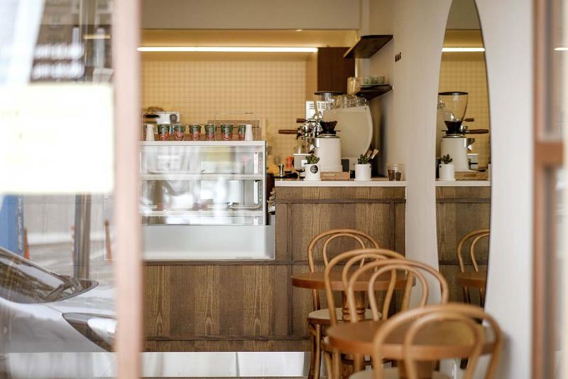 简约风格 10 坪咖啡厅，打造温馨舒适空间-14