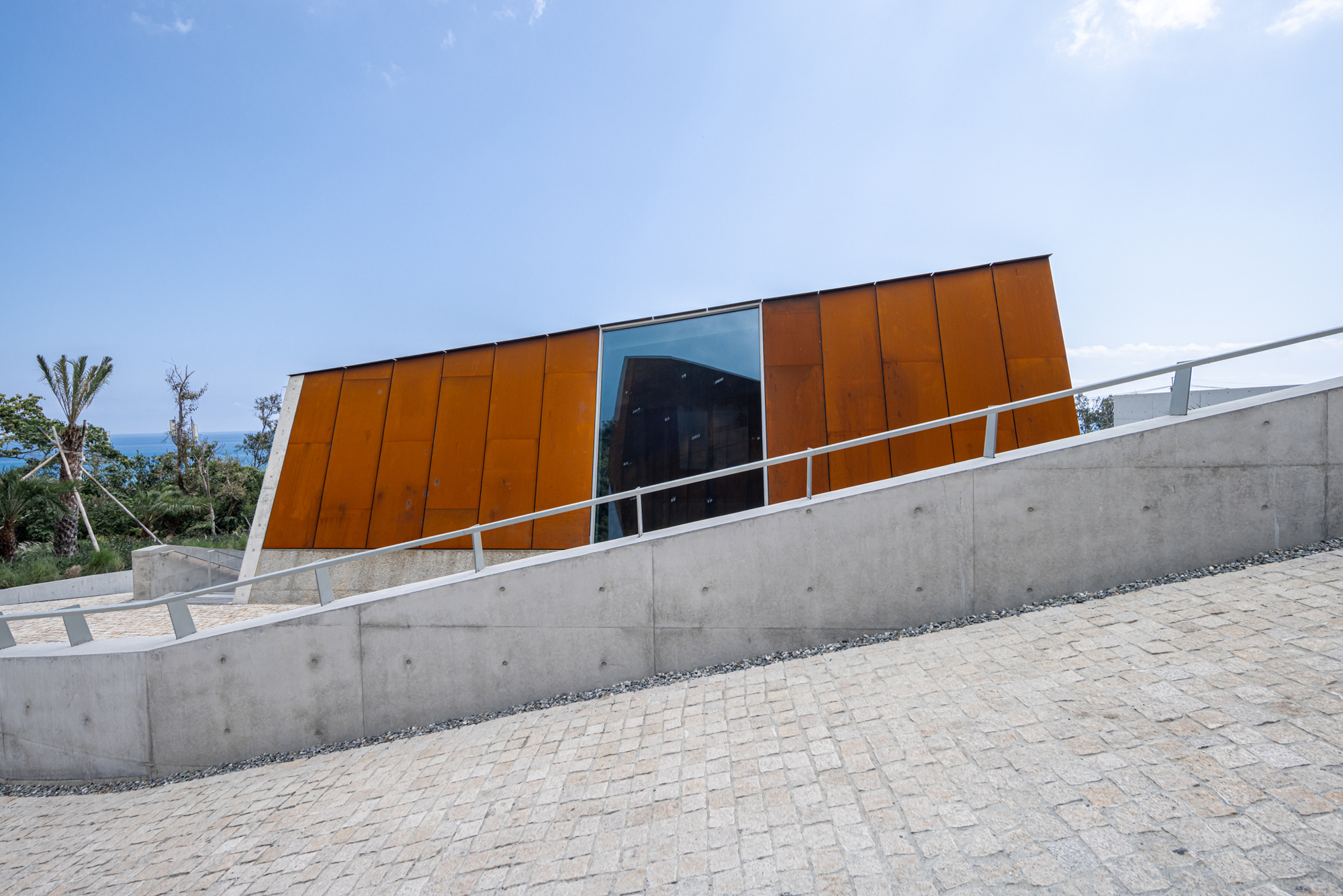 Paul Chiang Art Center / Behet Bondzio Lin Architekten-22