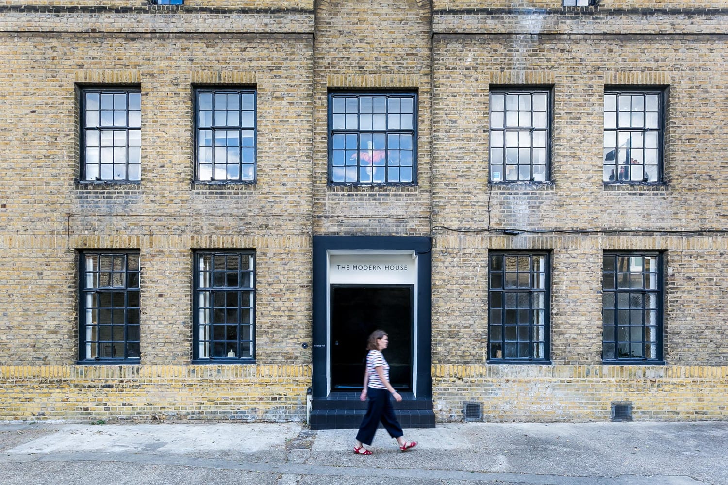 伦敦旧教堂大厅变身现代设计公司总部-9