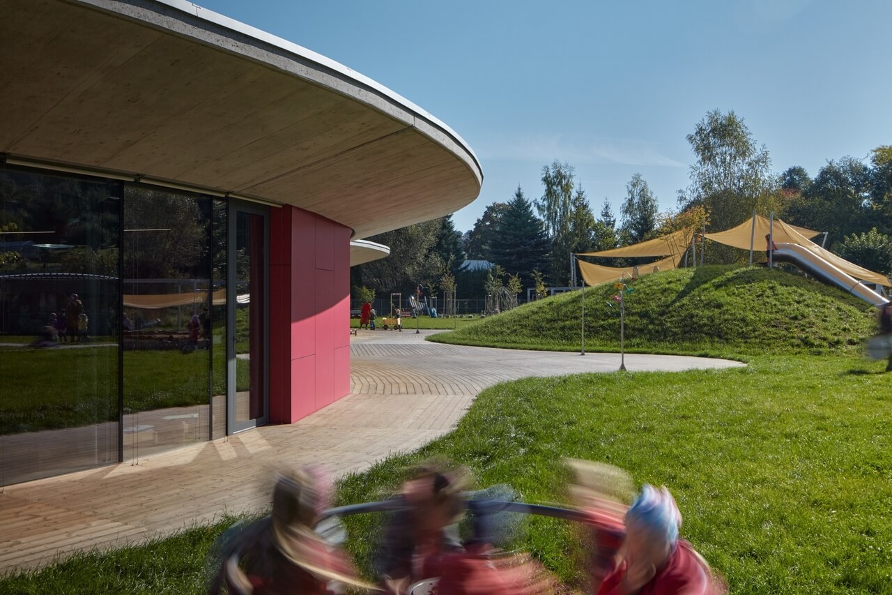 同一建筑内的两所幼儿园项目丨MTA-16