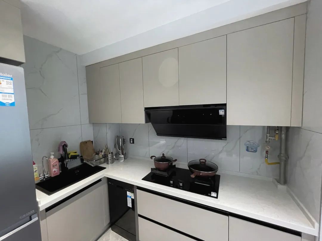 现代简约三室两厅设计-16