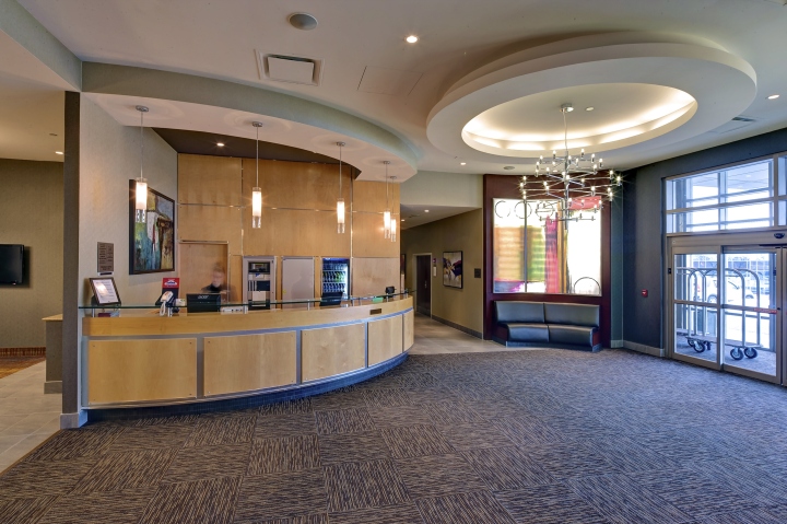 蒙特利尔机场万豪酒店Marriott Courtyard设计-9