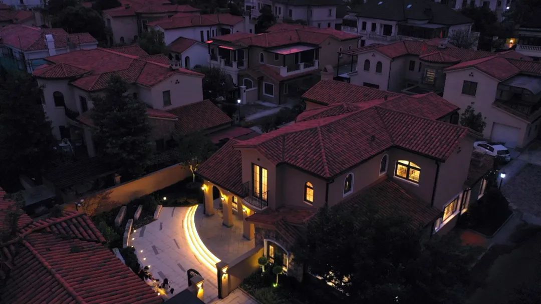 《织》 | 东西交错的浪漫织品空间,织出温馨家庭故事-1