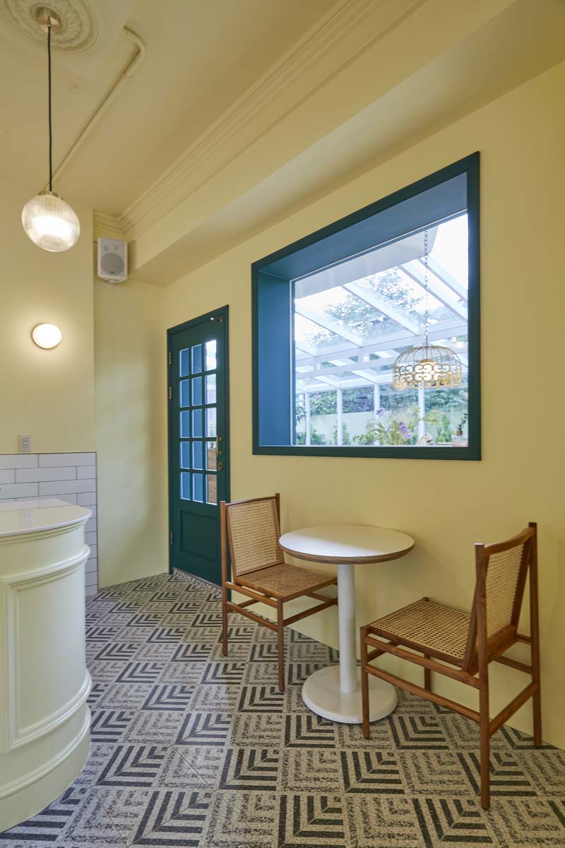 40 平咖啡厅的精致室内设计-12