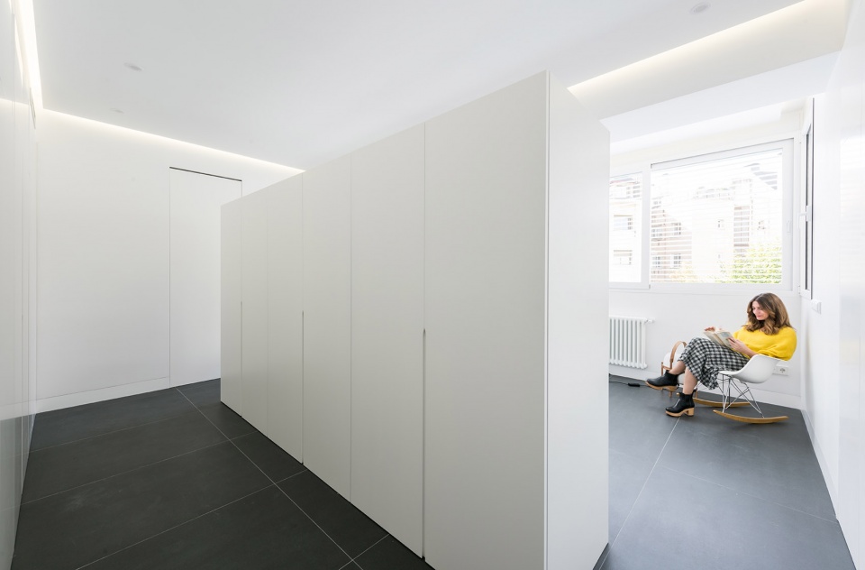 马德里 JILOCA 公寓 | 永恒中性空间的深度改造-10