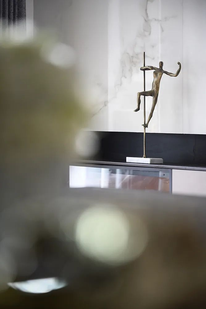 黑白法式浪漫,打造江景房的洄游流动感-30