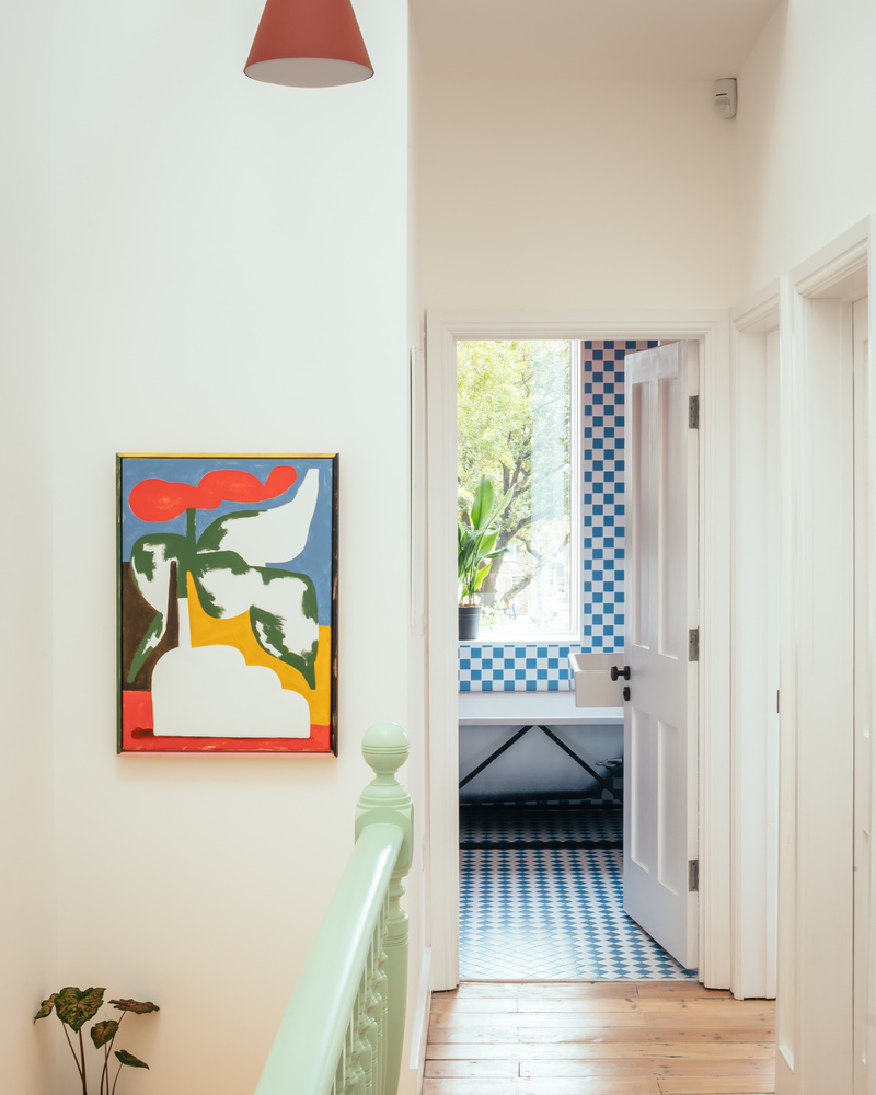 色彩斑斓的“山景房” · 英国伦敦的现代家庭住宅设计丨CAN-45