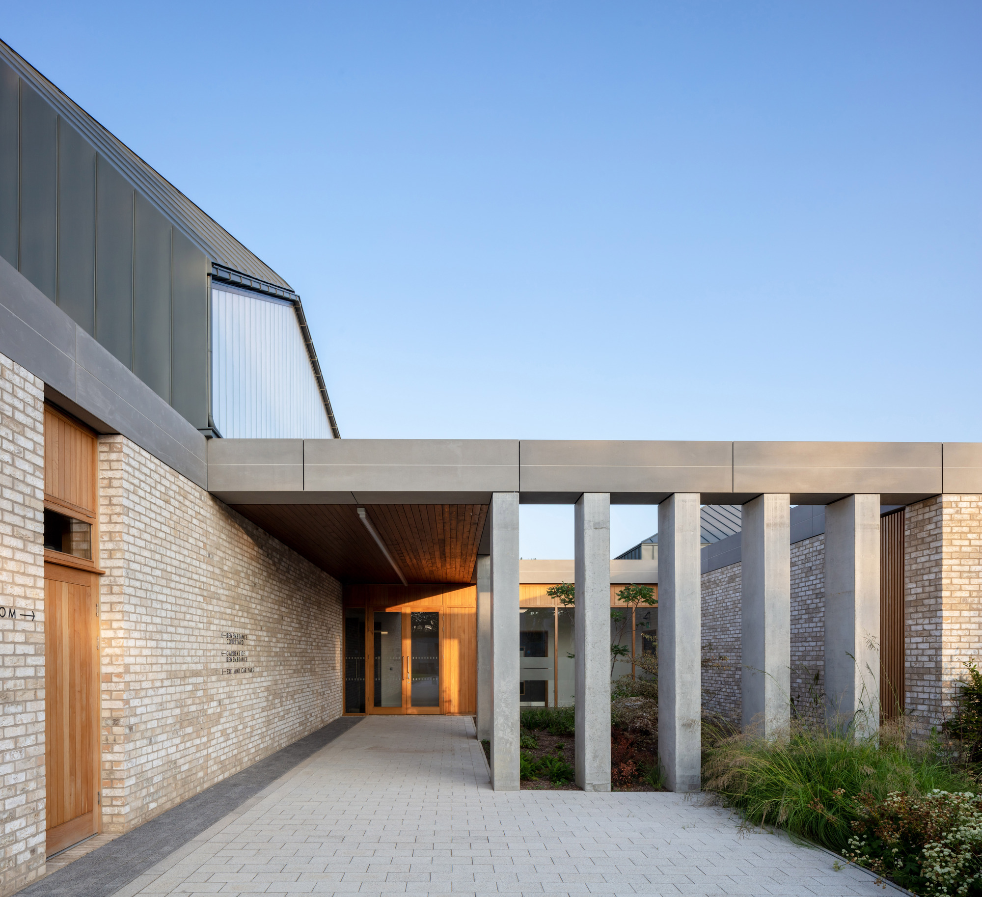 吉尔福德火葬场丨英国英格兰丨Haverstock-7