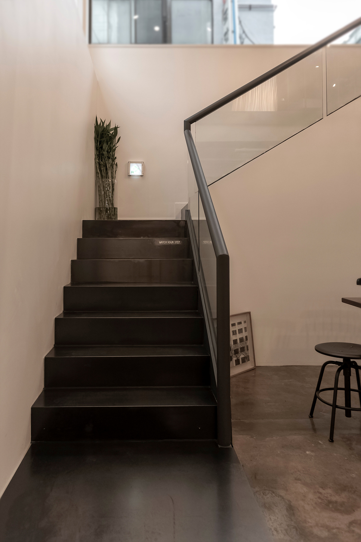 独特工业风咖啡厅 | 死亡比特币俱乐部-13