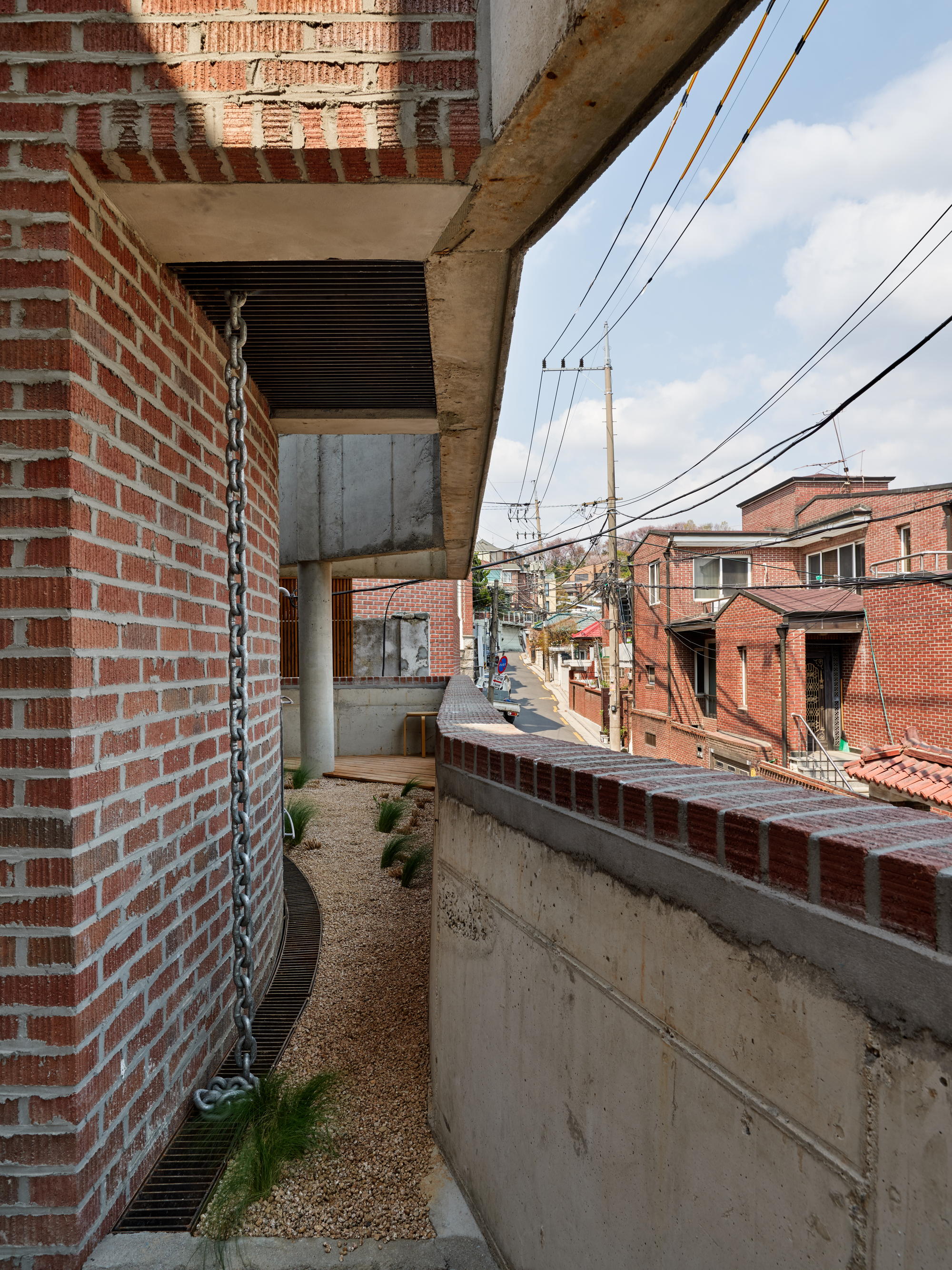 Alley in the House / FHHH FRIENDS-33