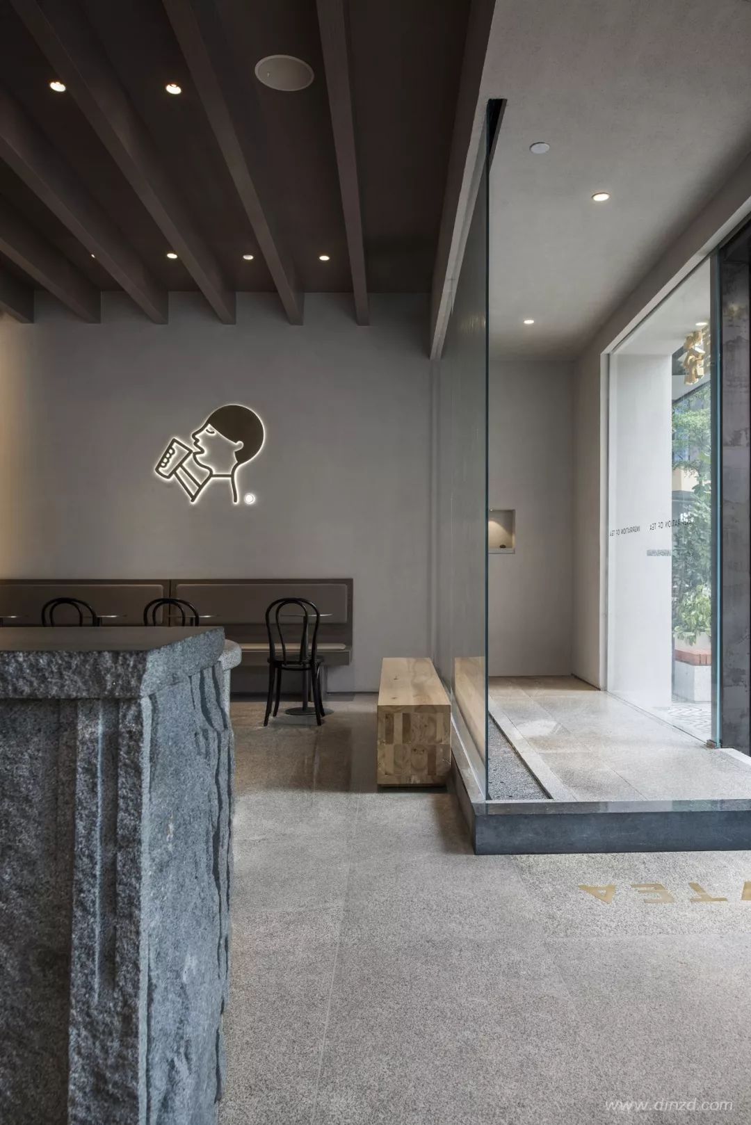 喜茶南宁万象城店 | 城市山水间的残缺之美-27